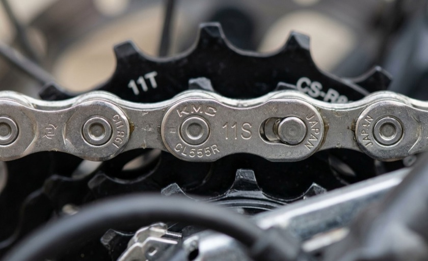 A close macro of a correctly fitted quick-link on a clean chain